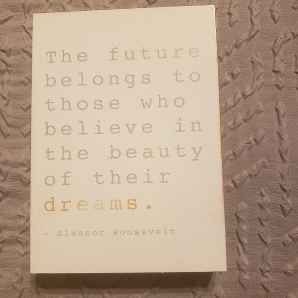 Home decor - Picture 1 of 2